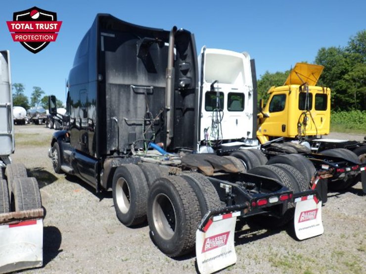 2022-peterbilt-579-image-14