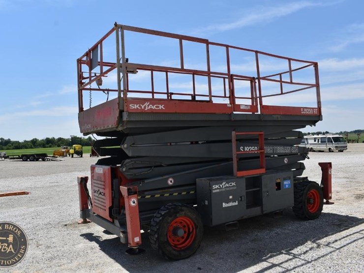 skyjack-sj9250rt-image-14