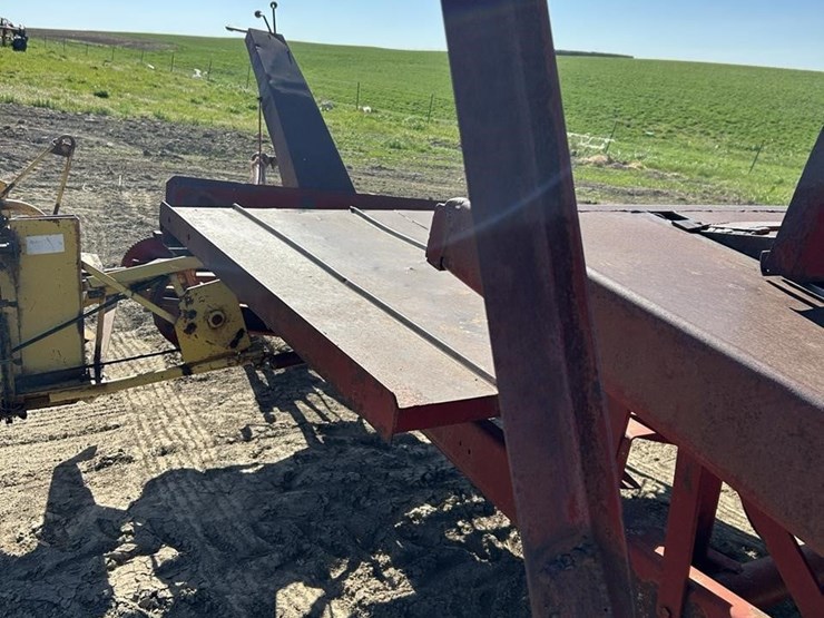 new-holland-1000-image-11