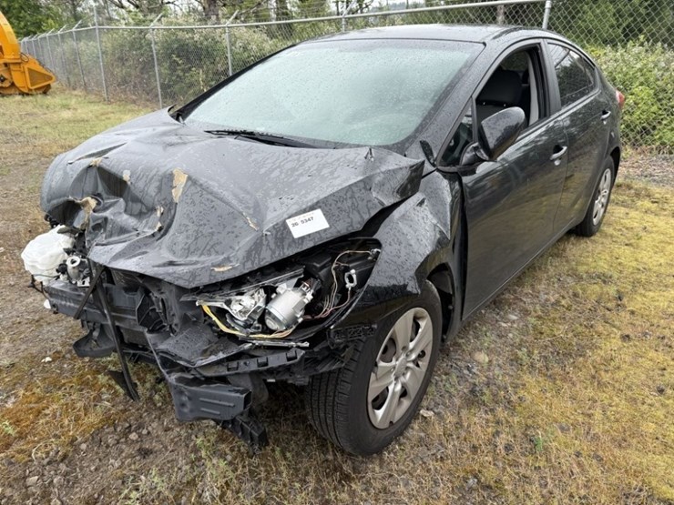 2016-kia-forte-sedan-image-1