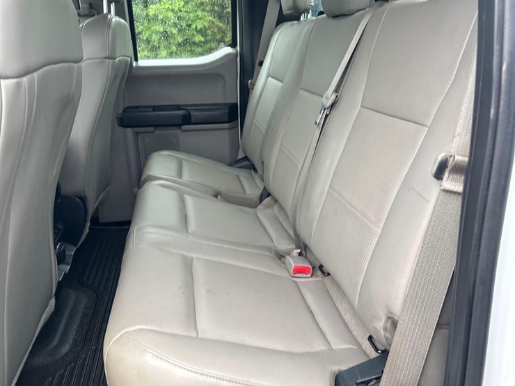 2017-ford-f550-xl-image-34