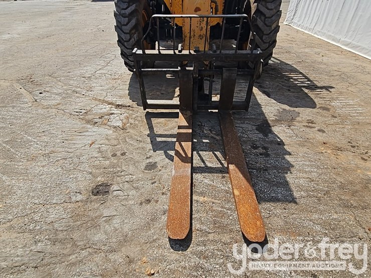 2014-jcb-507-42-image-10