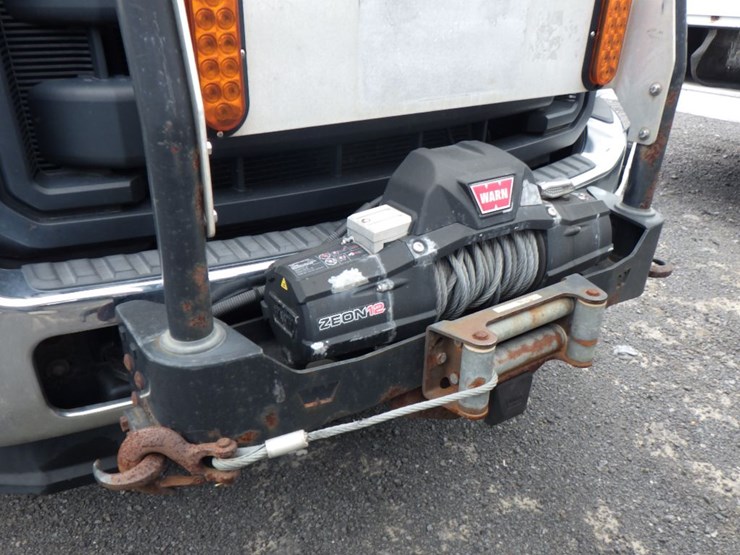 2016-ford-f350-xl-image-2