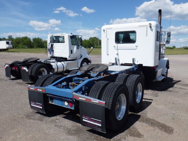2012-peterbilt-367-image-10