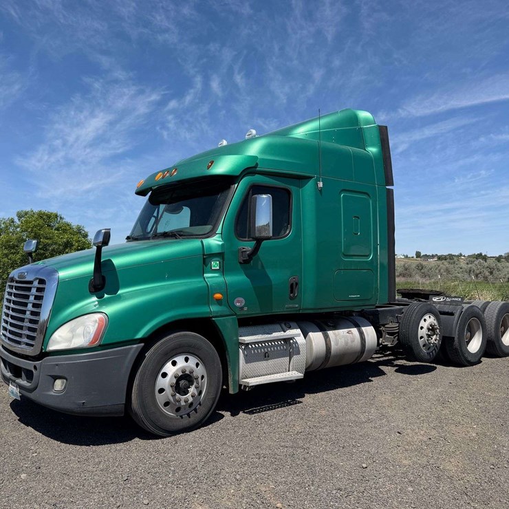 2012 FREIGHTLINER CASCADIA 125