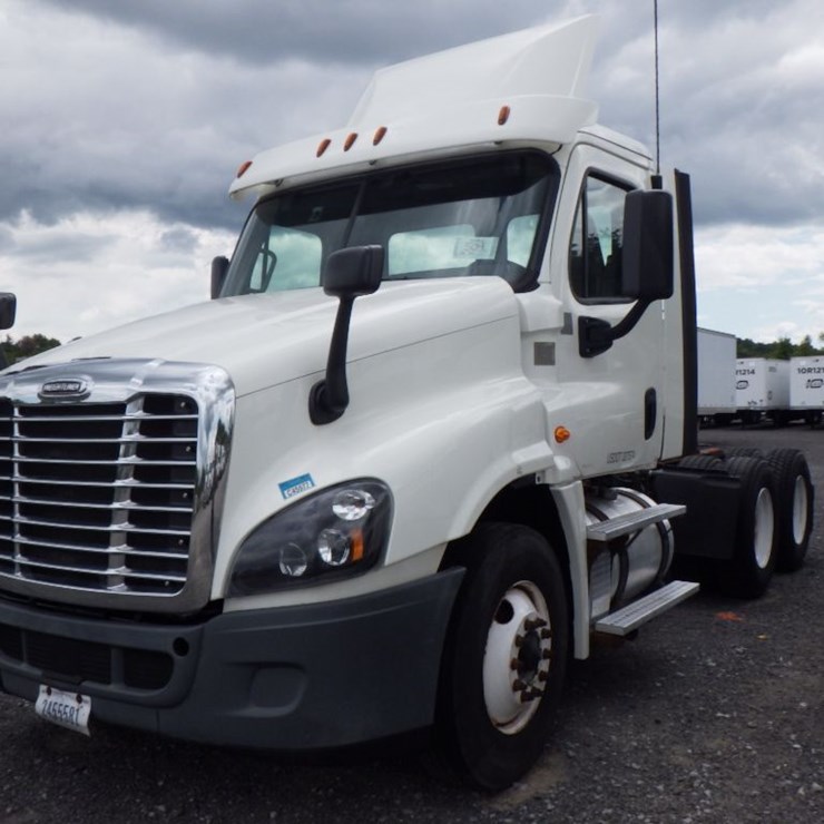 2018 FREIGHTLINER CASCADIA 125