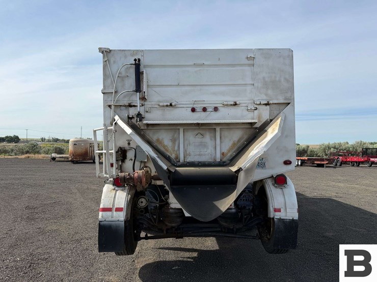 1989-freightliner-fld120-image-5