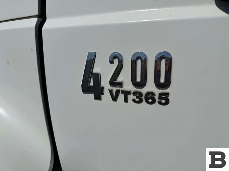 2006-international-durastar-4200-image-14