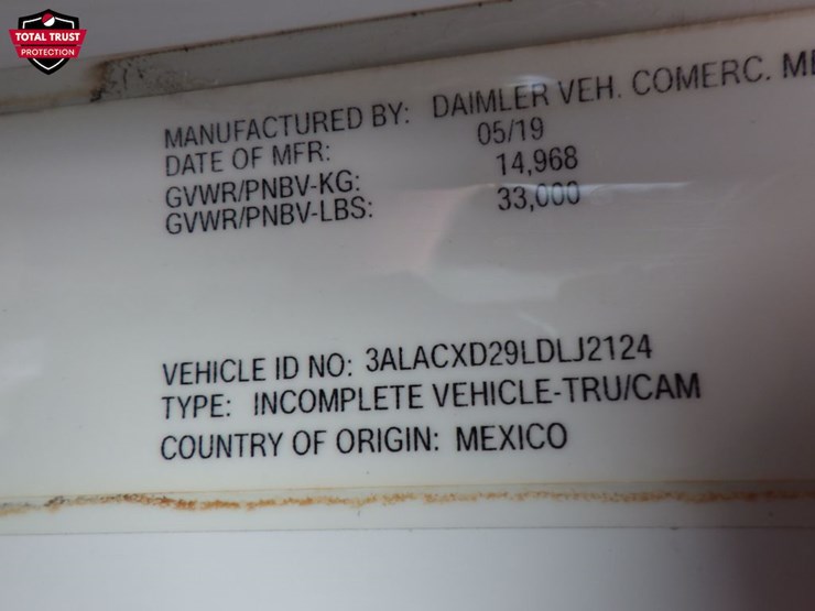 2020-freightliner-m2-106-image-14