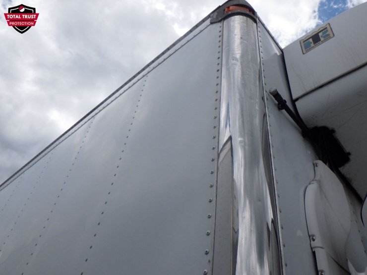 2020-freightliner-m2-106-image-5