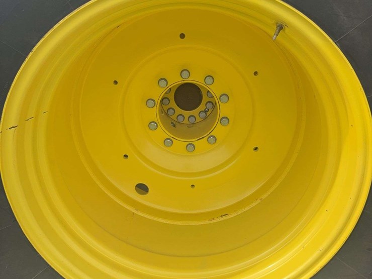 2013-john-deere-9510r-image-23