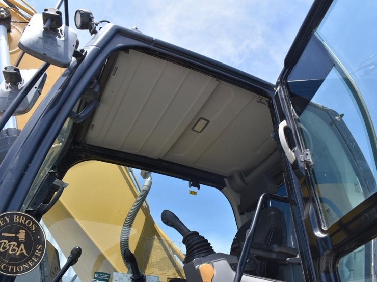 2019-caterpillar-336-image-56