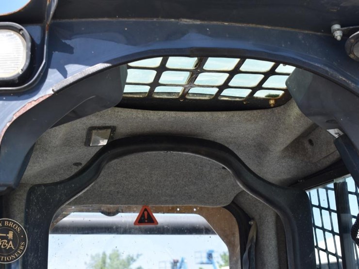 2019-deere-333g-image-38