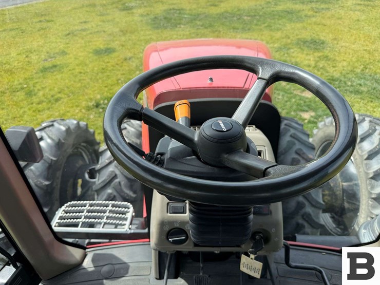 2011-case-ih-magnum-260-image-104