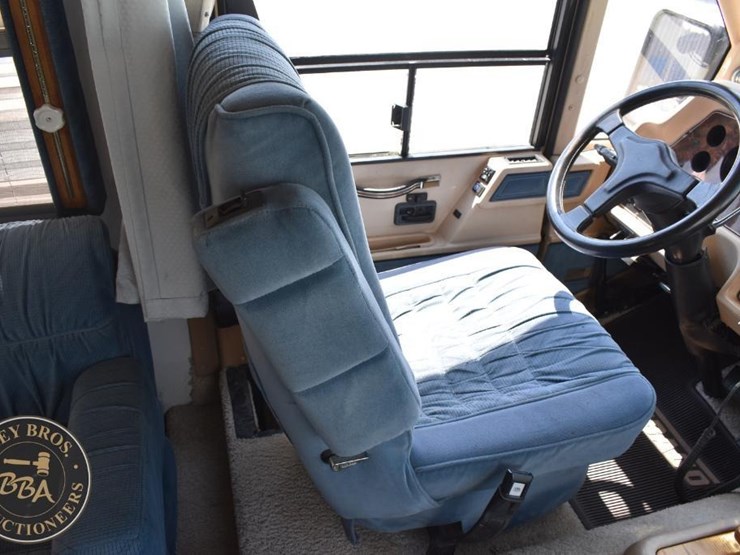1988-chevrolet-winnebago-42962-image-30