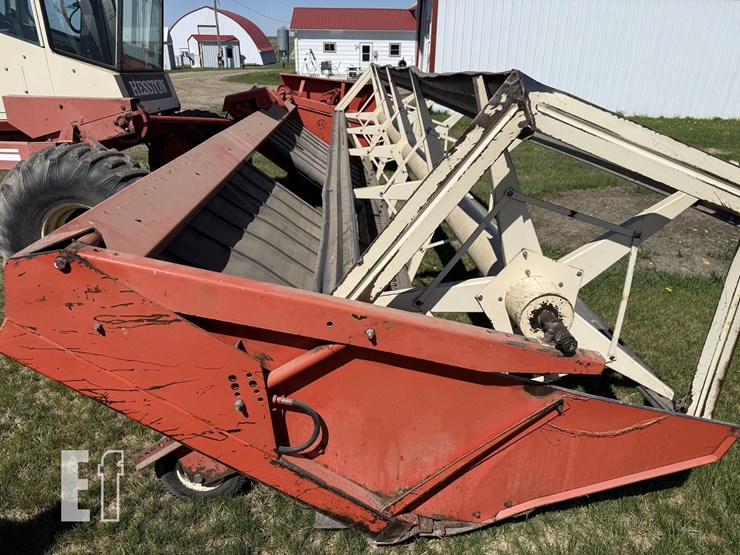 hesston-6400-image-5