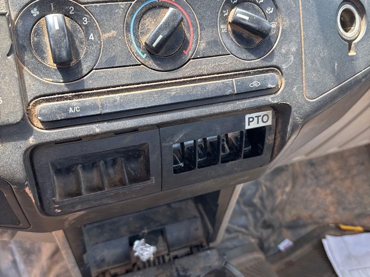 2008-ford-f550-xl-image-15