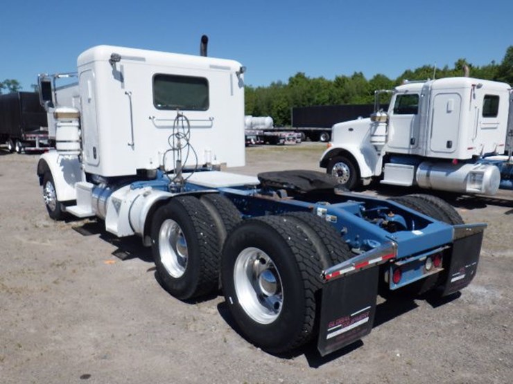 2012-peterbilt-367-image-14
