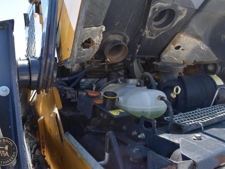2019-deere-333g-image-31