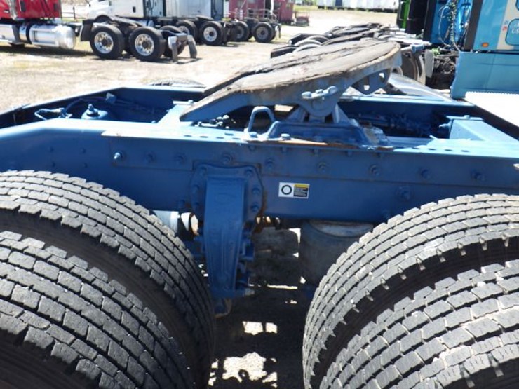 2013-peterbilt-367-image-5