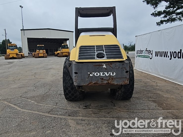 2012-volvo-sd100d-image-4