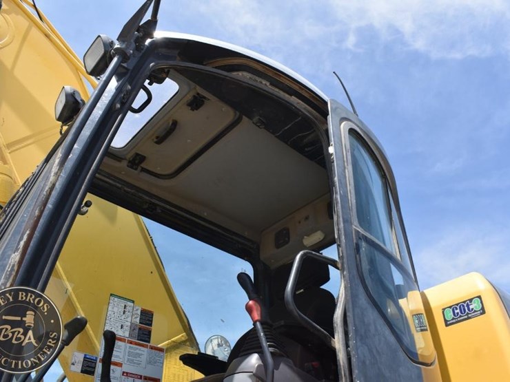 2015-komatsu-pc308us-lc-3e0-image-60