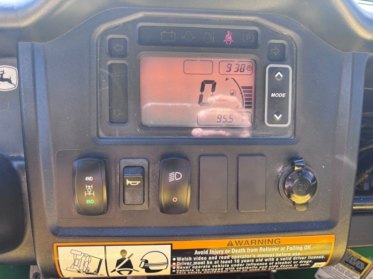 john-deere-gator-image-8