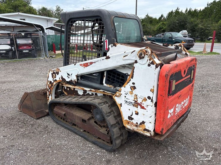 compact-track-loader-skid-steer-image-4