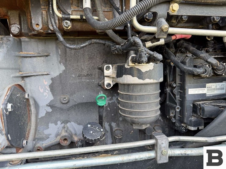 2014-case-ih-magnum-260-cvt-image-78