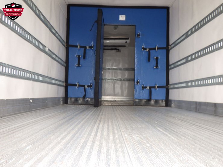 2020-freightliner-m2-106-image-8