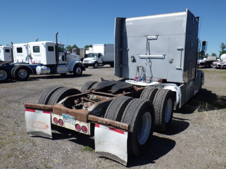 1993-peterbilt-377-image-10