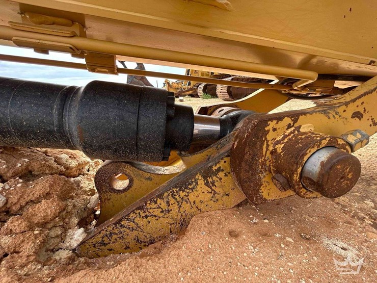 2012-caterpillar-324e-image-15