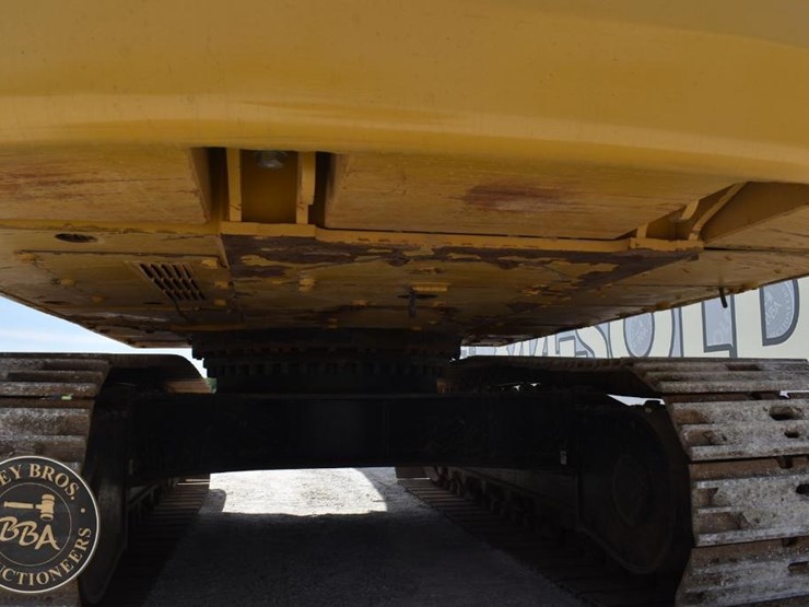2019-caterpillar-336-image-34