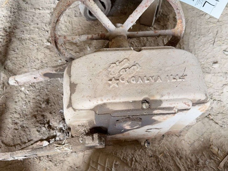 vintage-pump-jack-image-1