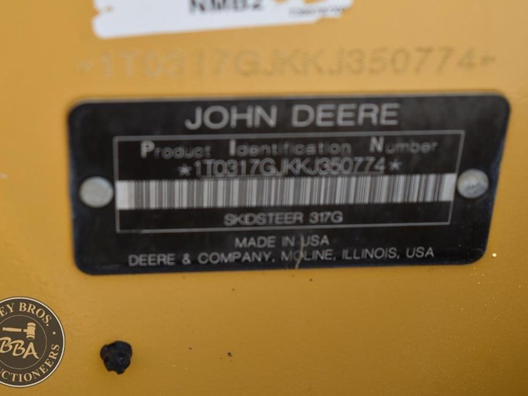 2019-deere-317g-image-24