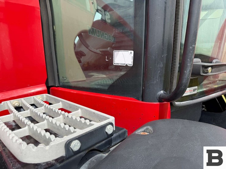 2014-case-ih-magnum-200-cvt-image-29