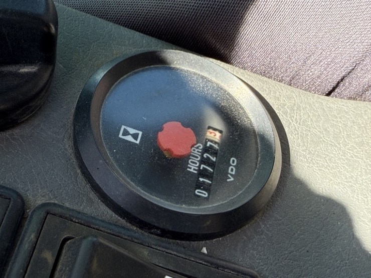 2004-volvo-ew180b-image-31