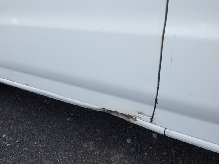 2013-nissan-nv2500-image-9