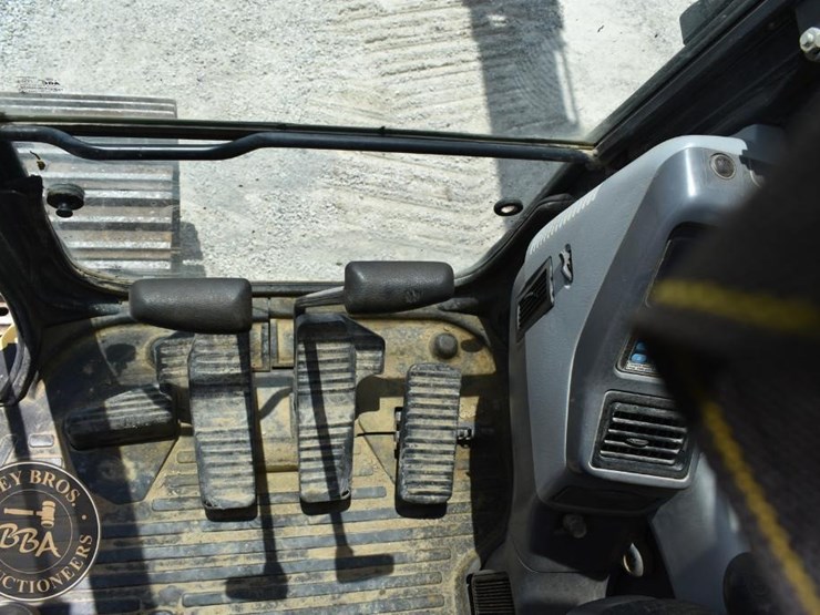 2015-komatsu-pc308us-lc-3e0-image-64