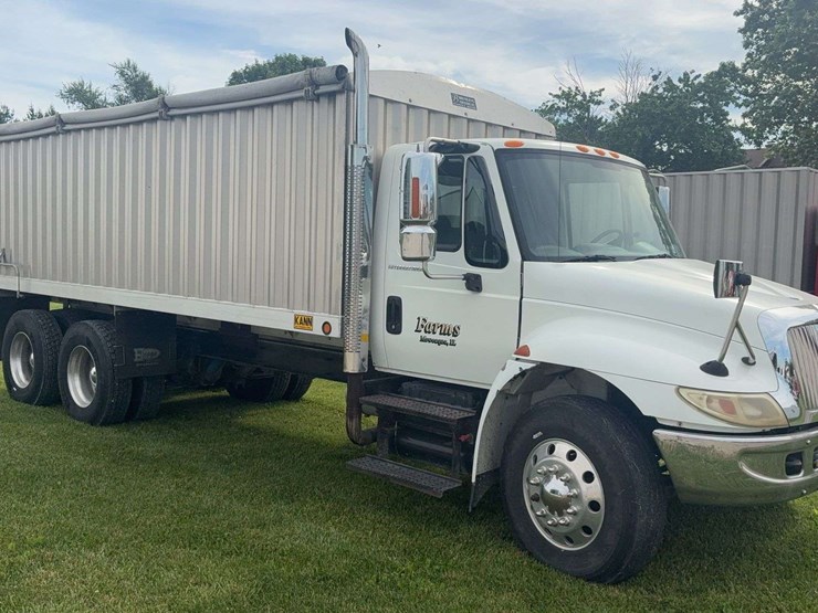 2003-international-durastar-4400-image-1