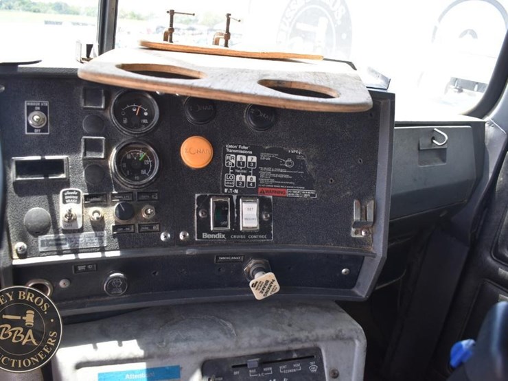 1996-mack-rd688s-image-44