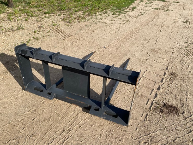new---skidsteer-2-prong-big-bale-forks-image-2