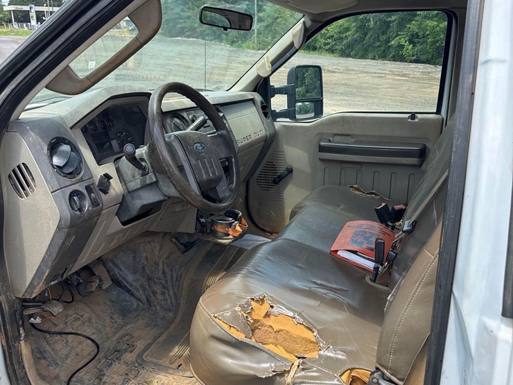 2008-ford-f550-xl-image-13