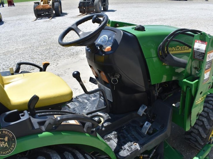 2007-john-deere-2320-image-29