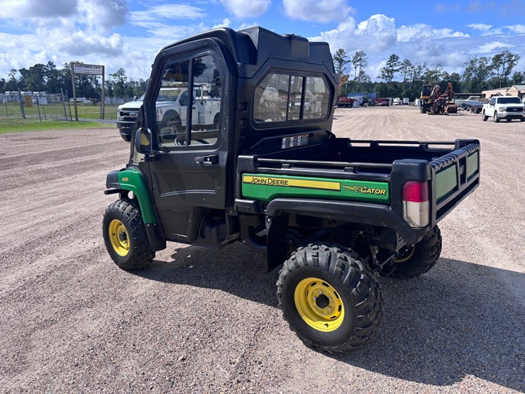 john-deere-gator-image-4