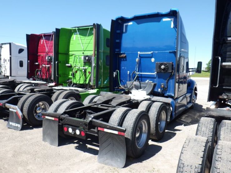 2016-kenworth-t680-image-11