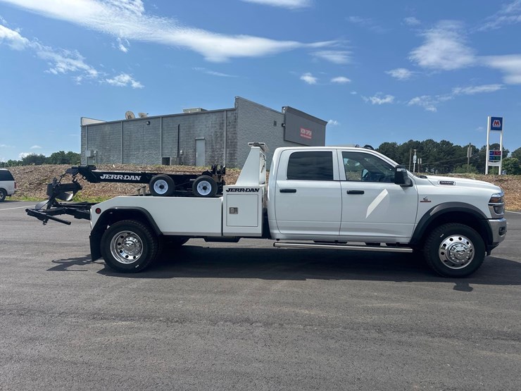 2026-dodge-ram-5500-image-10