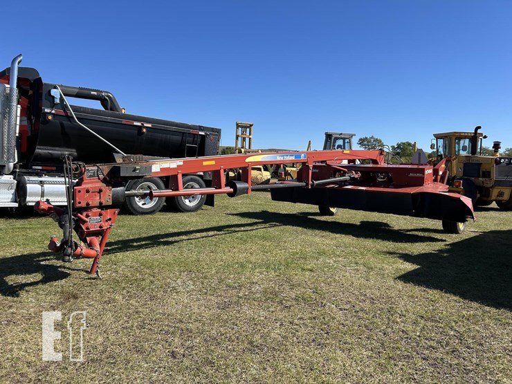 2014-new-holland-h7460-image-1