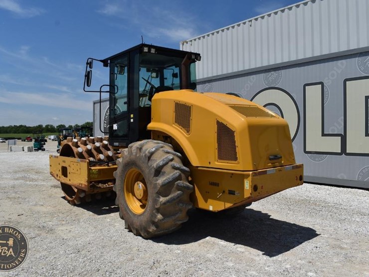 2014-caterpillar-cp56b-image-8