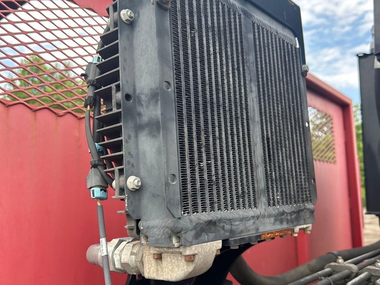 2016-mack-granite-gu713-image-54